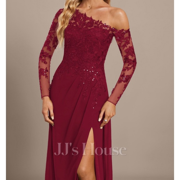 Dress - Picture 6 of 6